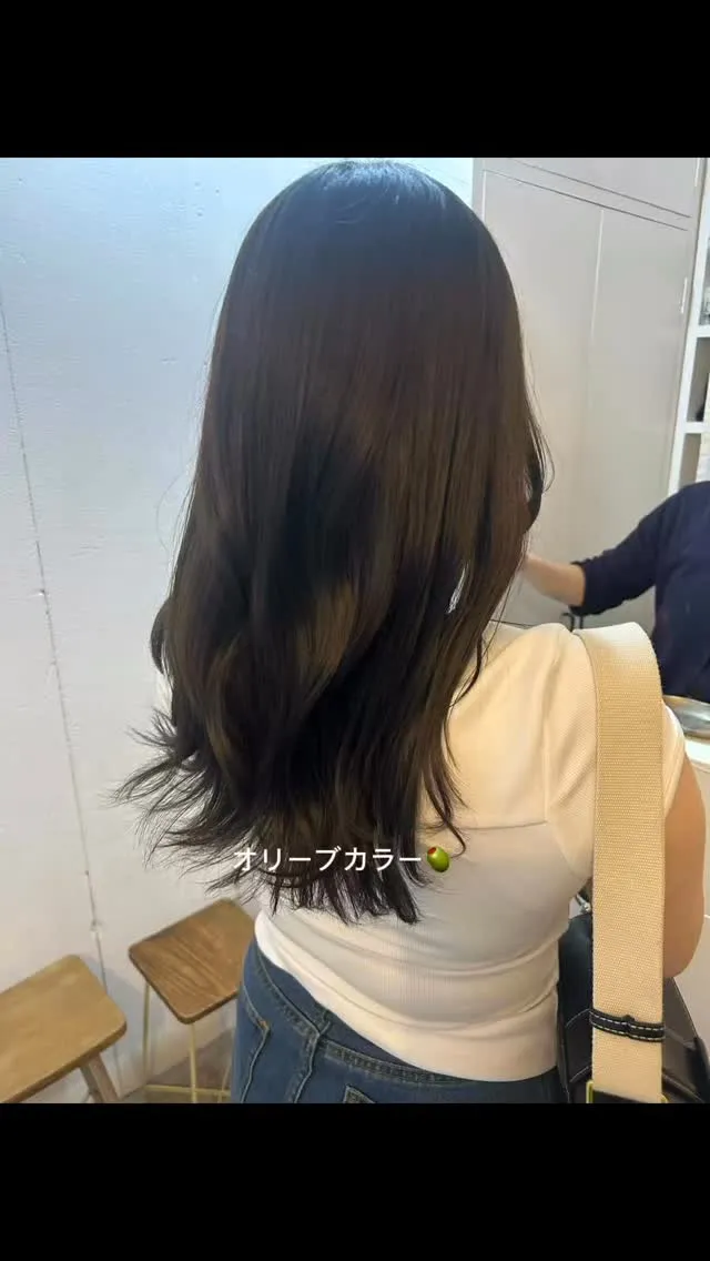 オリーブカラー